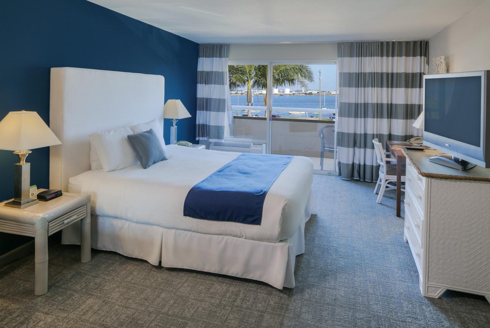 Bay Club Hotel and Marina — photo 6