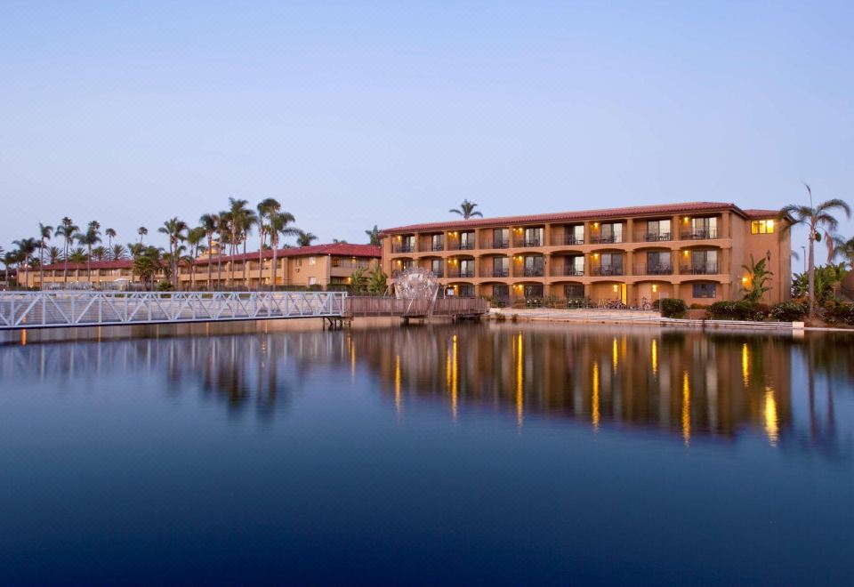 Best Western PLUS Island Palms Hotel & Marina
