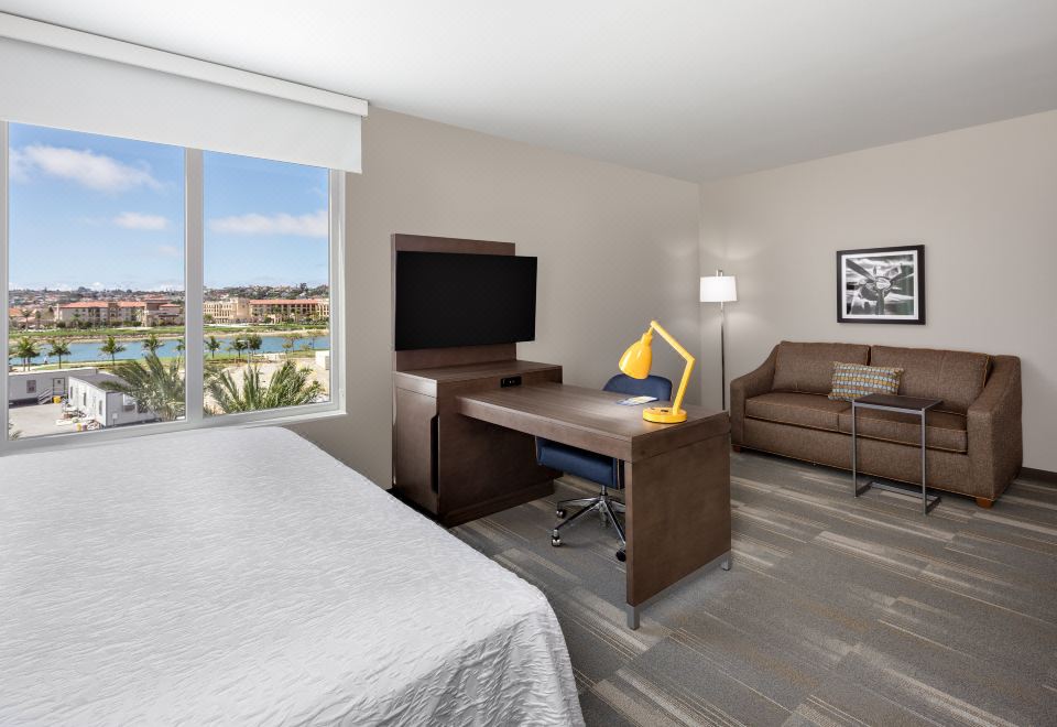 Hampton Inn & Suites San Diego Airport Liberty Station
